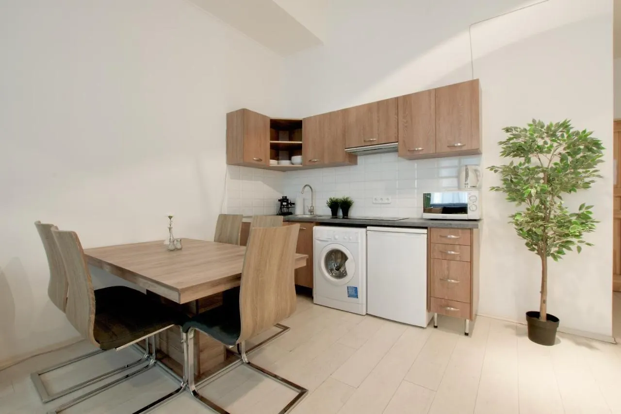 St. King 1 By Hi5 Apartments Budapest